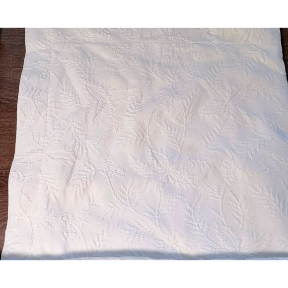 Ralph Lauren King Size Matelasse Quilted Fern Ivory Pillow Shams - Picture 2 of 5